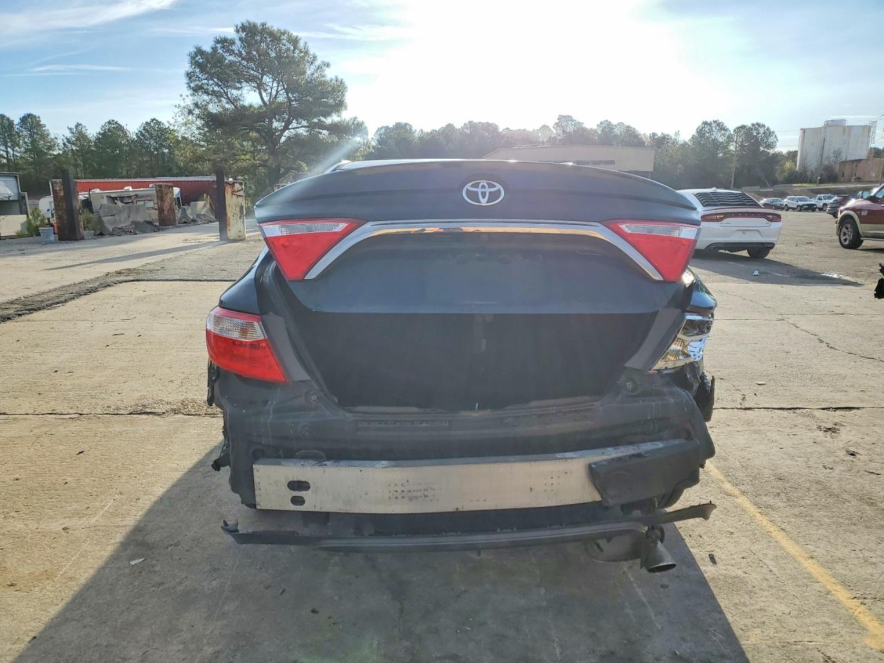 2016 TOYOTA CAMRY LE photo 11