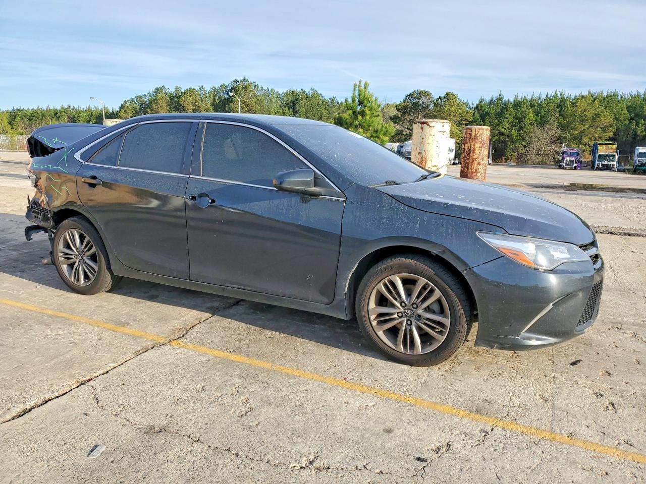 2016 TOYOTA CAMRY LE photo 7