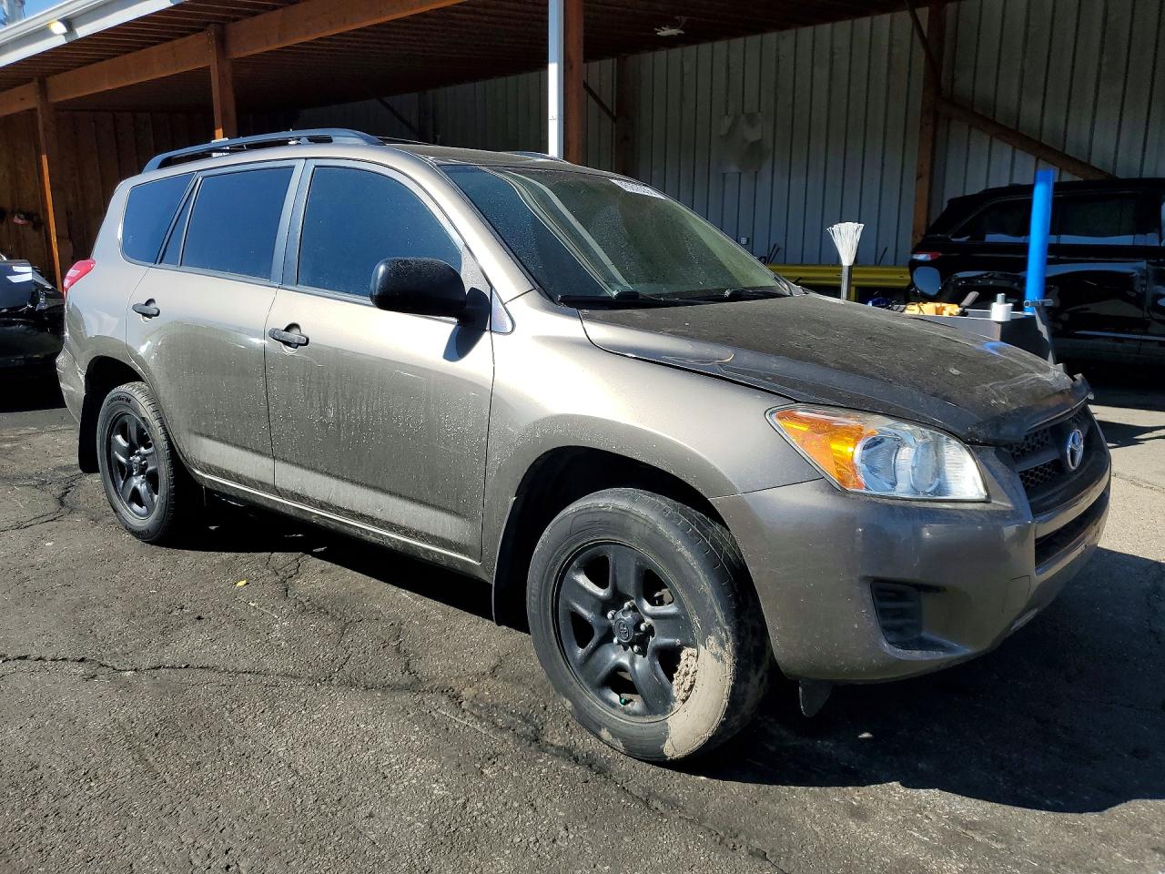 2011 TOYOTA RAV4 BASE photo 4