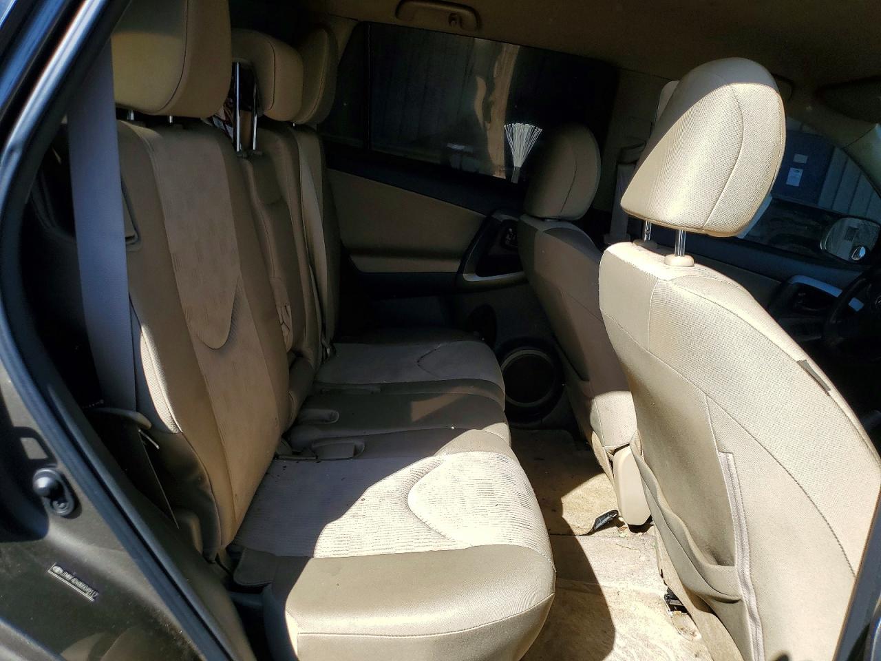 2011 TOYOTA RAV4 BASE photo 11