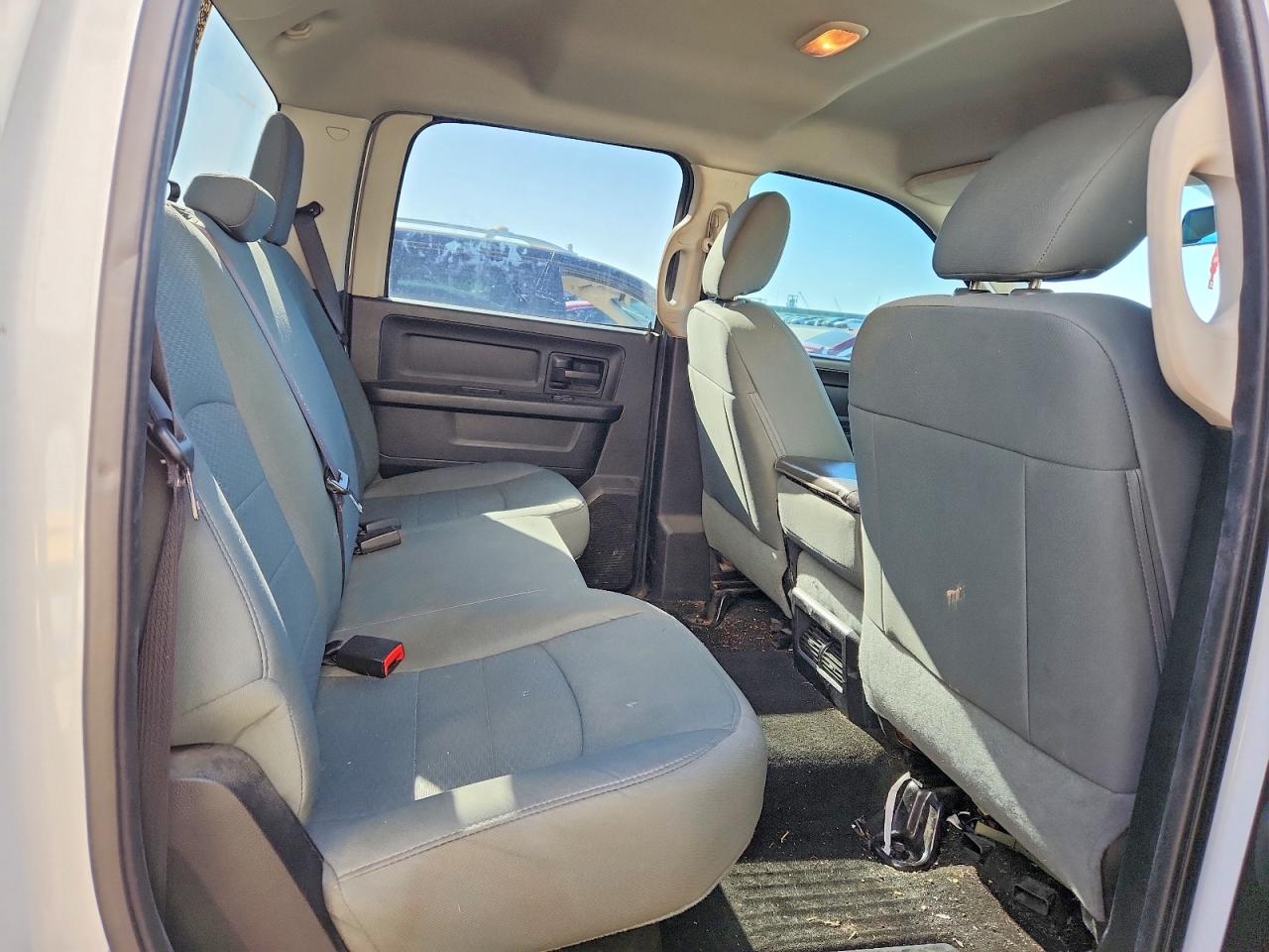 2015 RAM 1500 ST photo 10