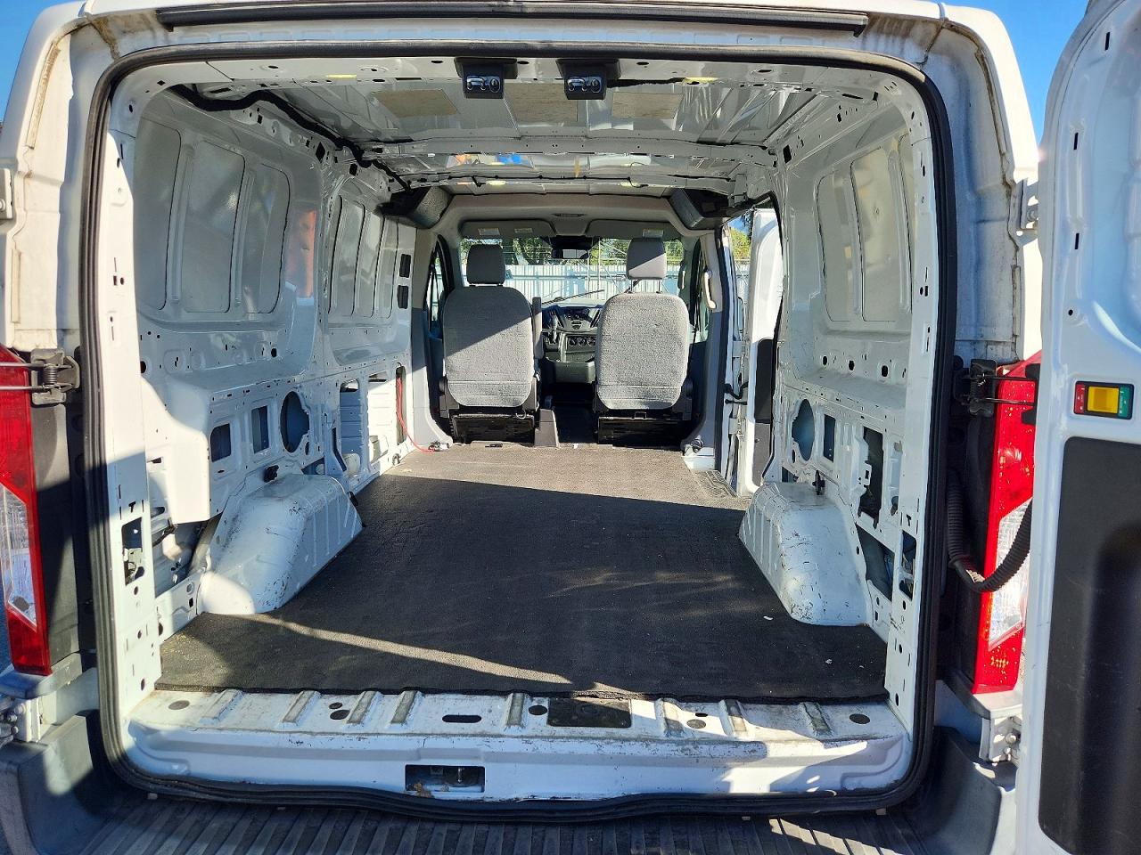 2017 FORD TRANSIT 150 DELIVERY VAN photo 28
