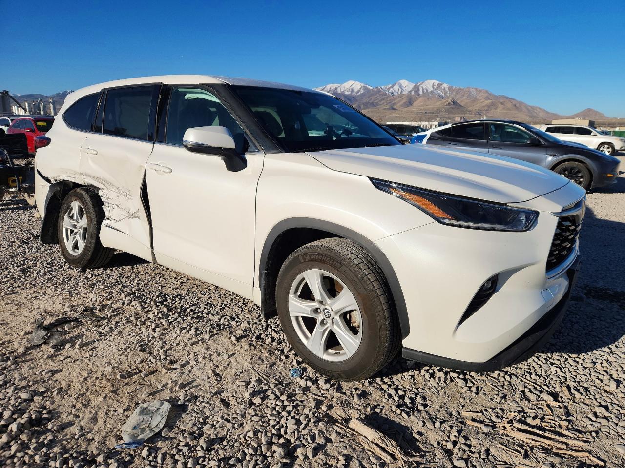 2021 TOYOTA HIGHLANDER LE photo 7
