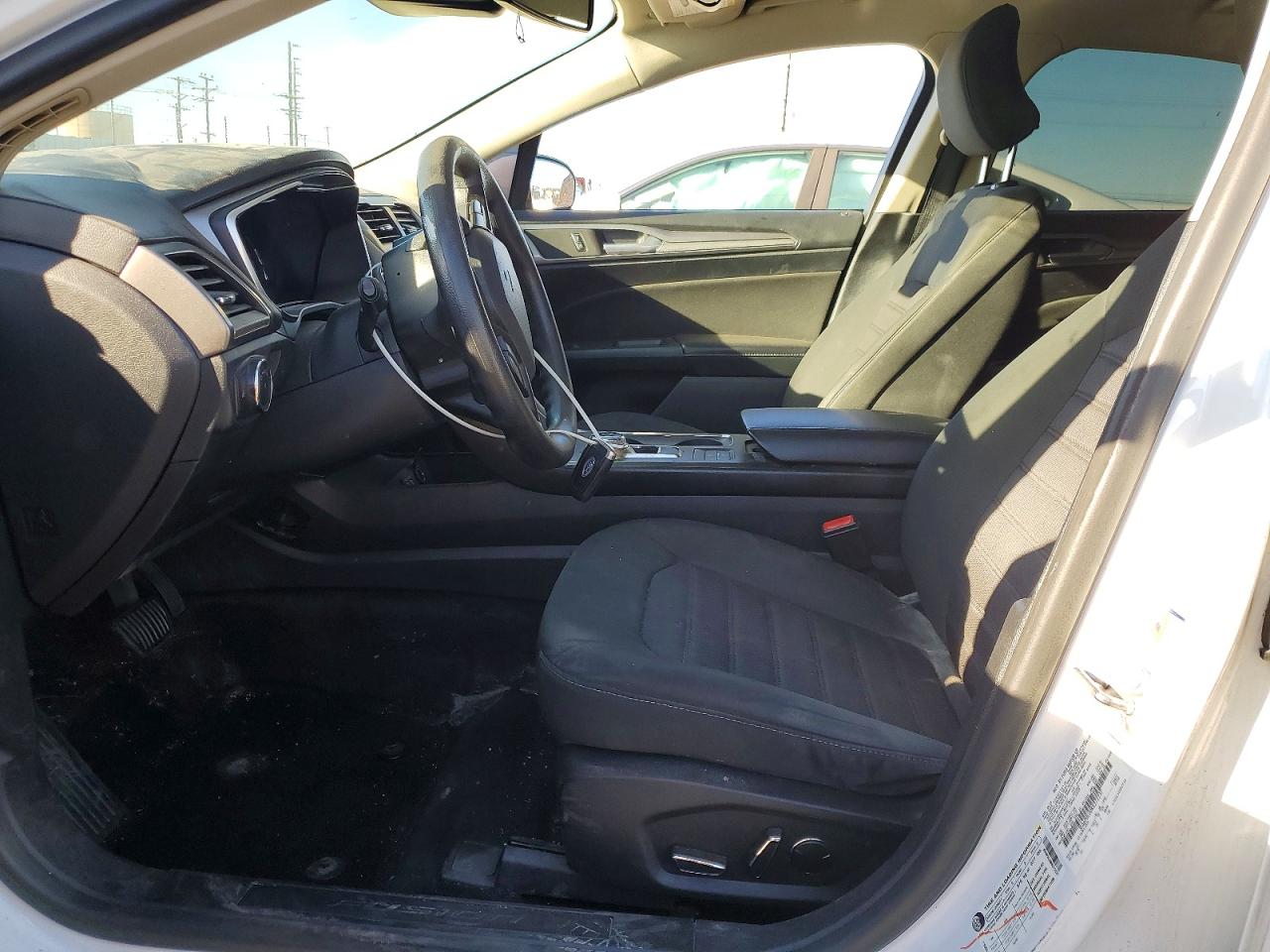 2019 FORD FUSION SE photo 19