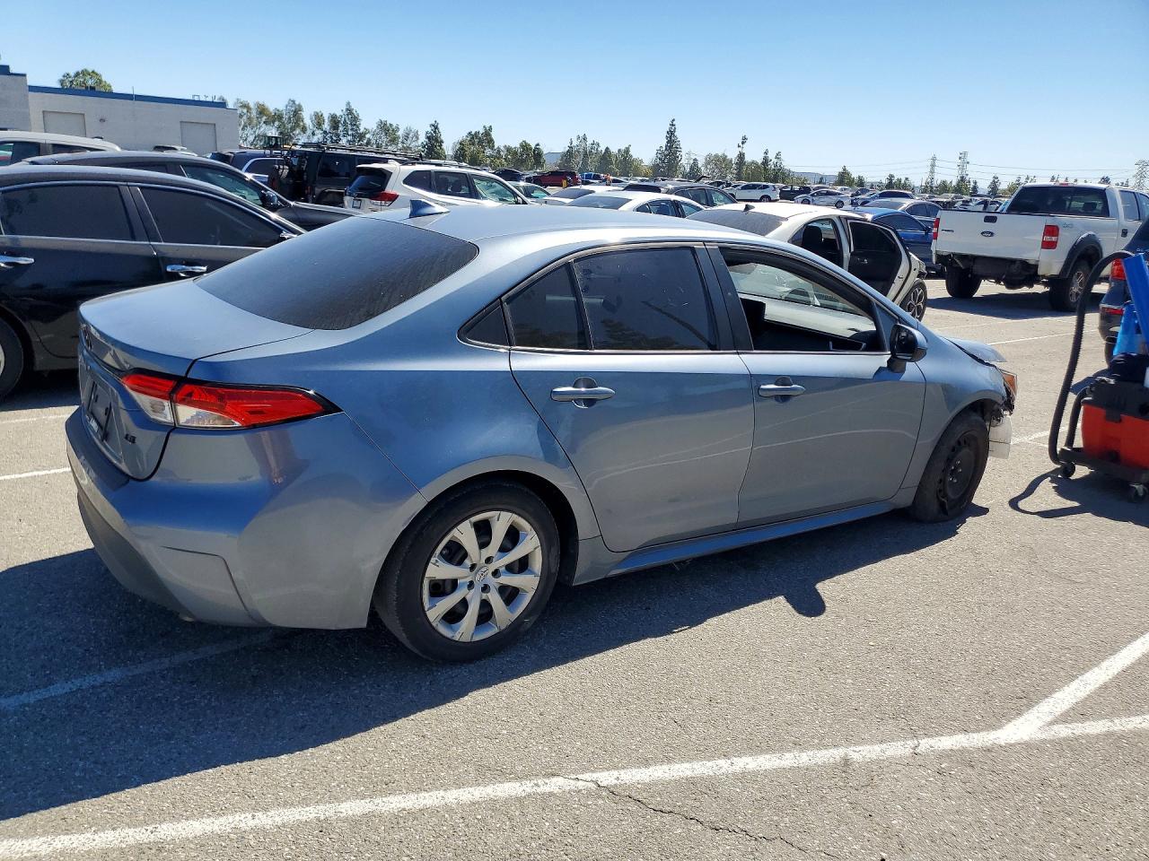 2023 TOYOTA COROLLA LE photo 5