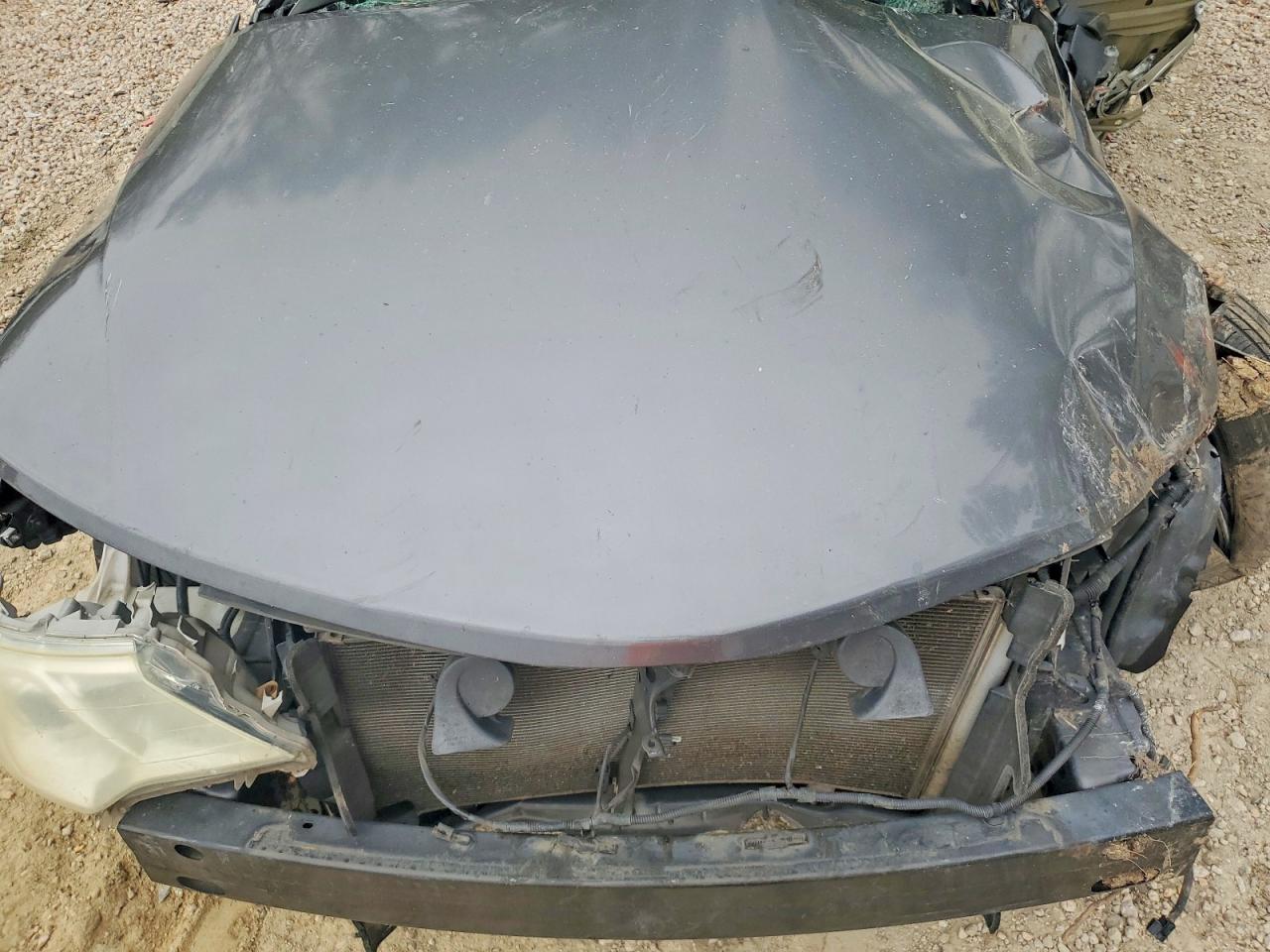 2012 TOYOTA CAMRY XLE photo 31