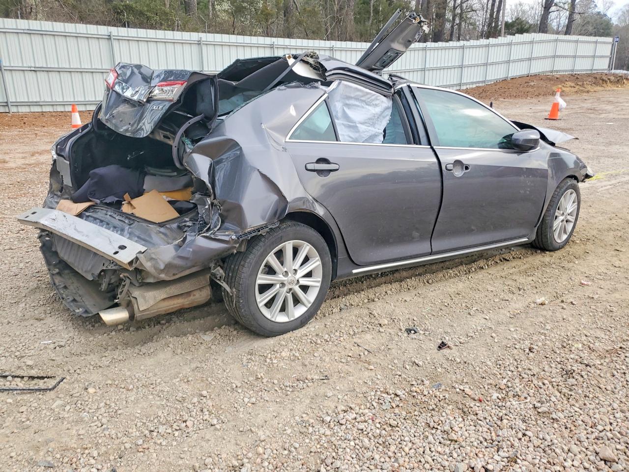 2012 TOYOTA CAMRY XLE photo 7