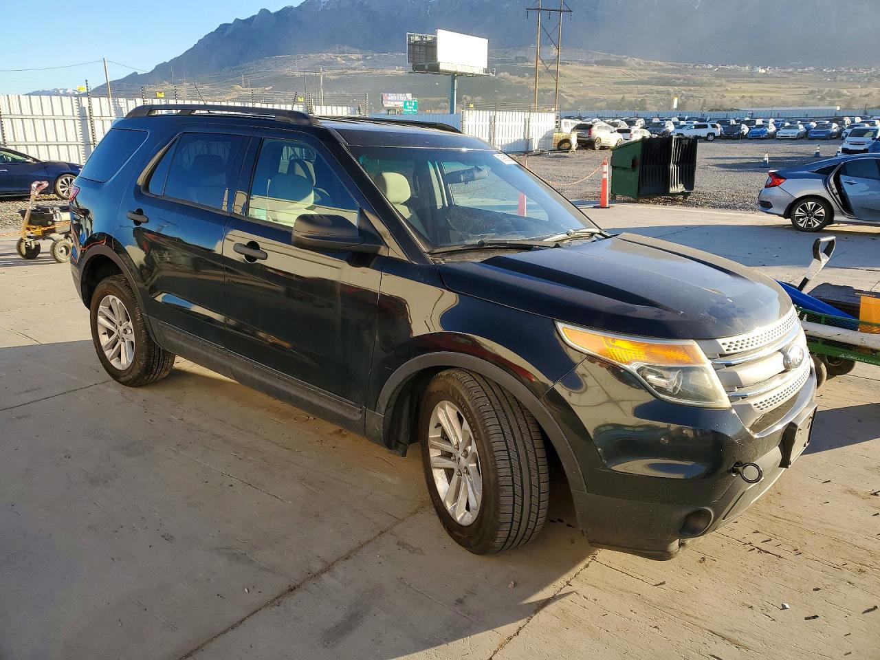 2015 FORD EXPLORER photo 4