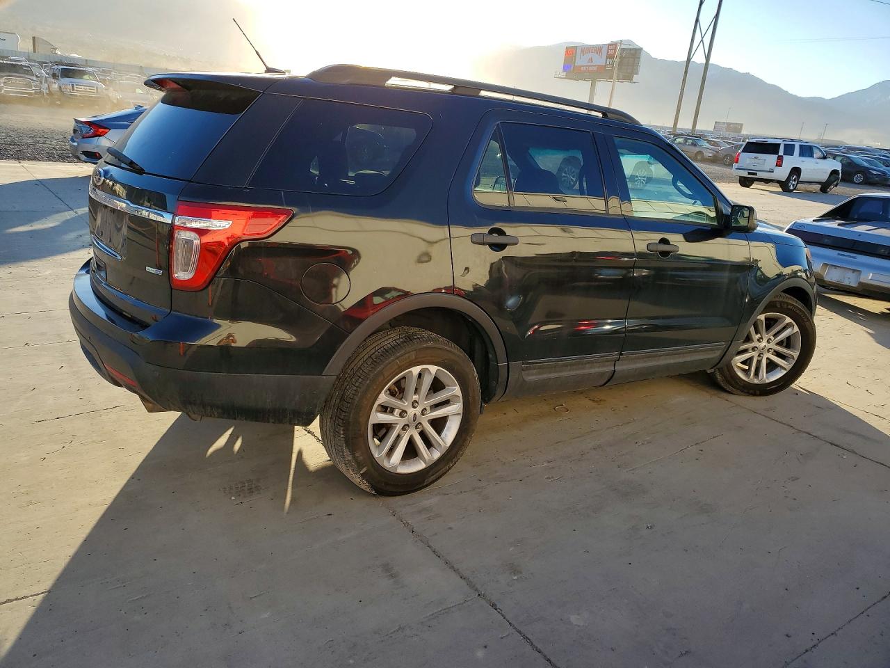 2015 FORD EXPLORER photo 3