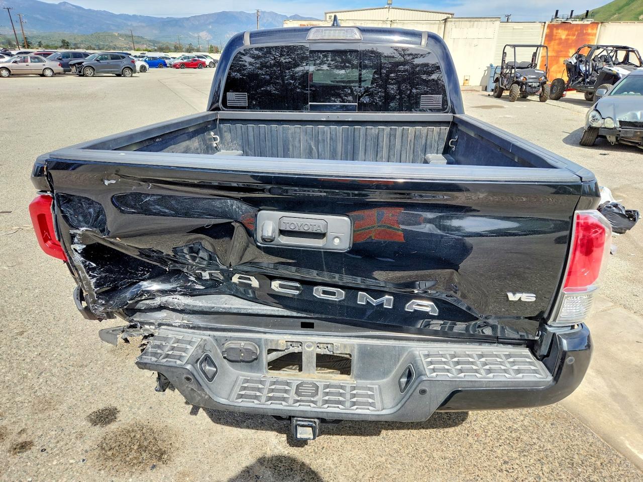2017 TOYOTA TACOMA LIMITED photo 6