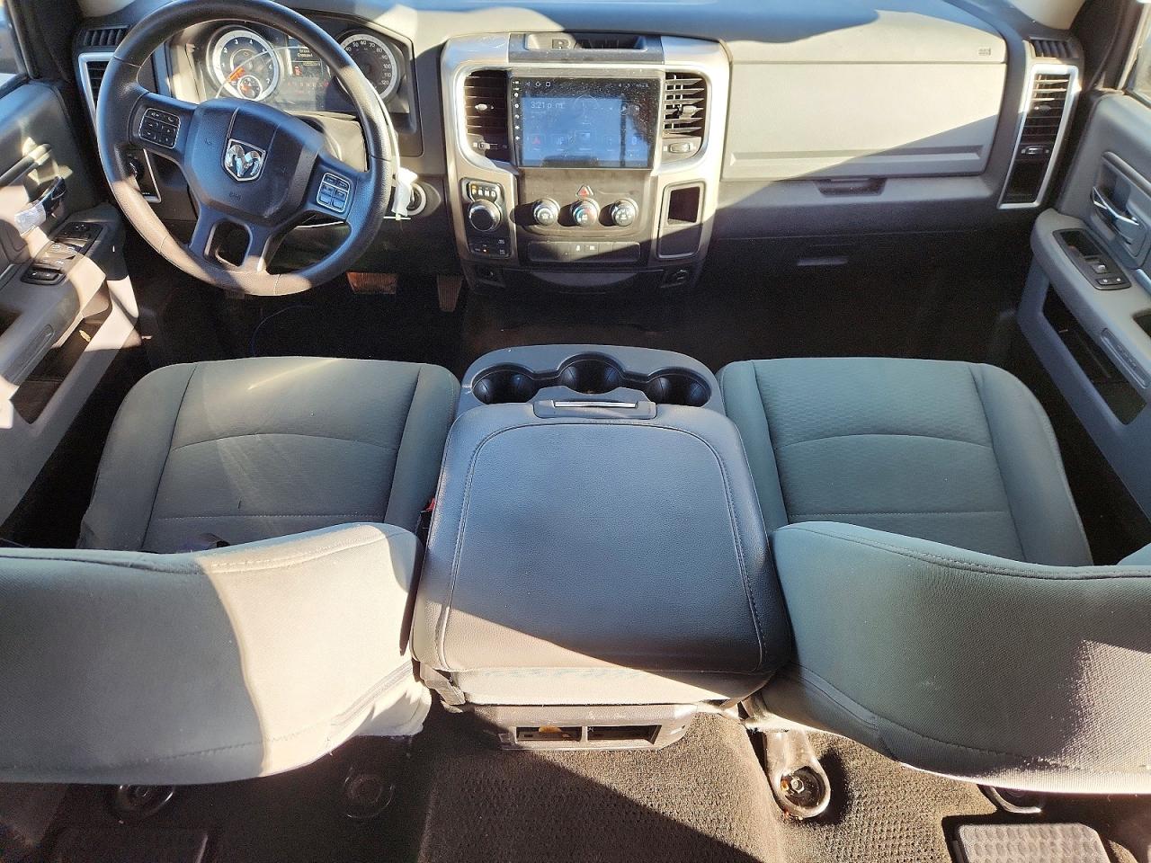 2015 RAM 1500 SLT photo 8