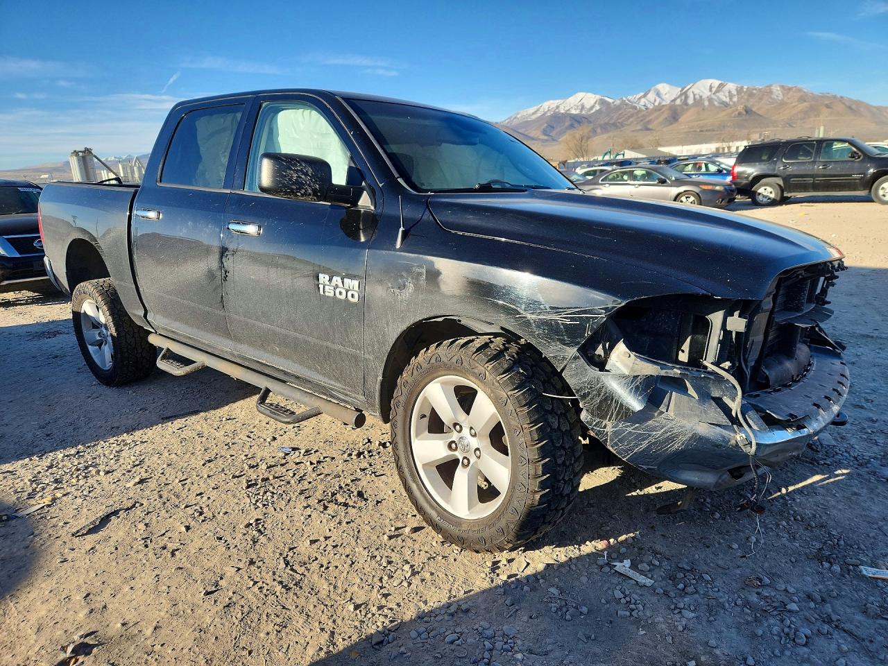 2015 RAM 1500 SLT photo 4