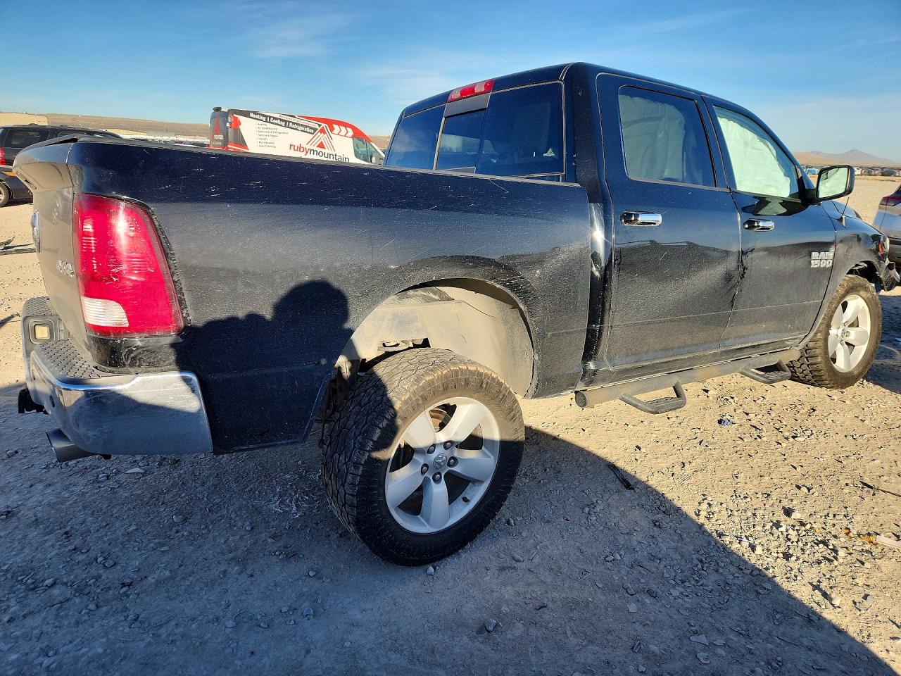 2015 RAM 1500 SLT photo 3