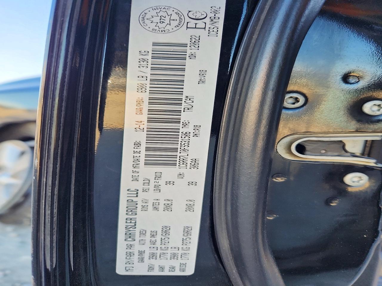 2015 RAM 1500 SLT photo 13