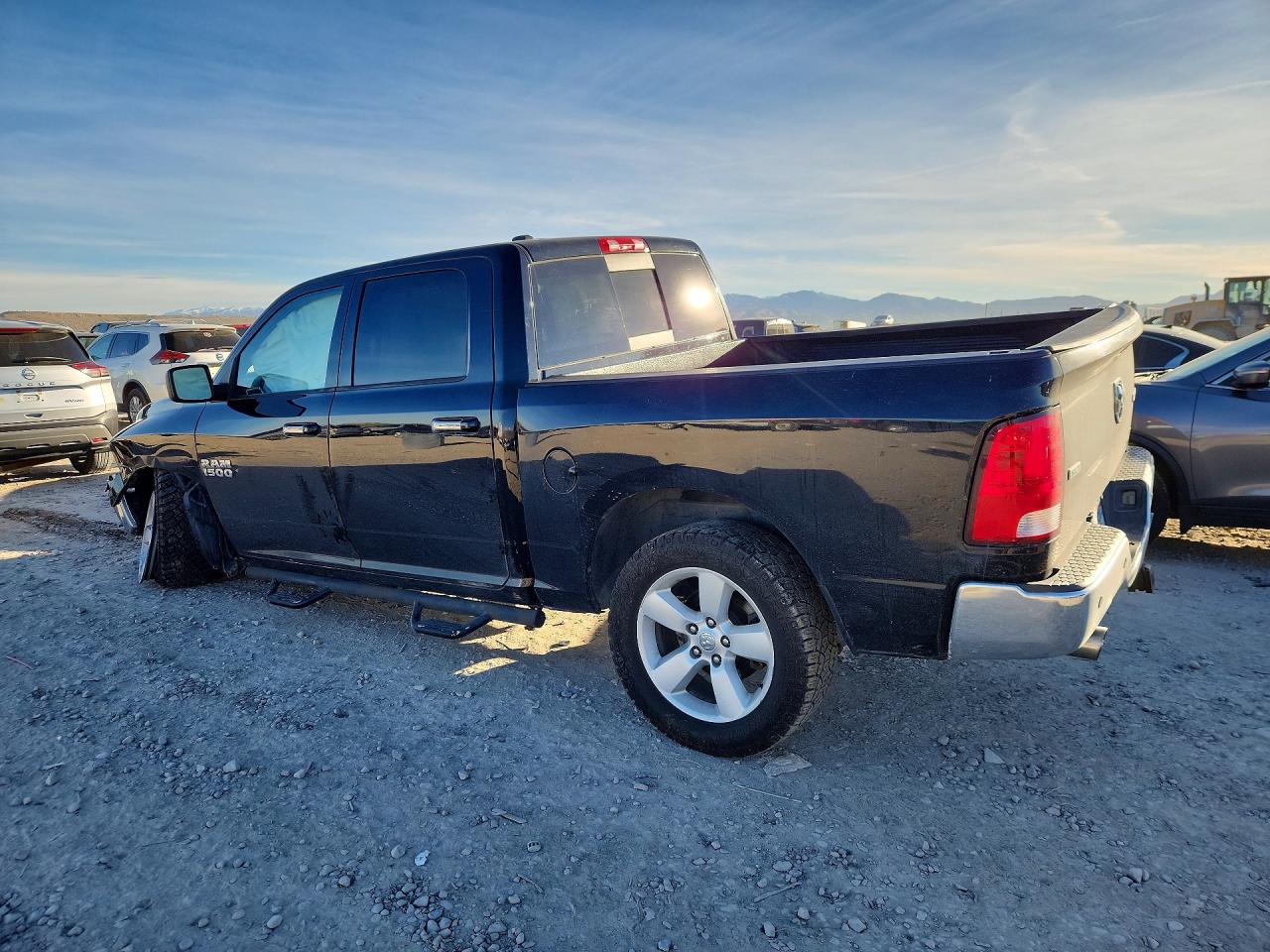 2015 RAM 1500 SLT photo 2