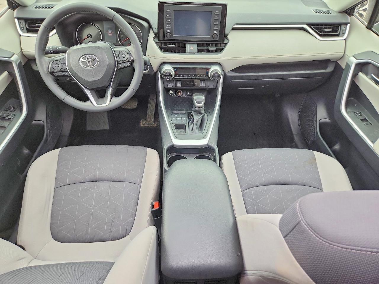 2019 TOYOTA RAV4 XLE photo 22