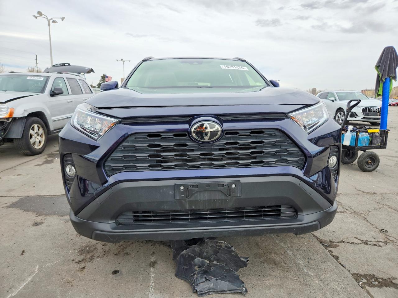 2019 TOYOTA RAV4 XLE photo 13