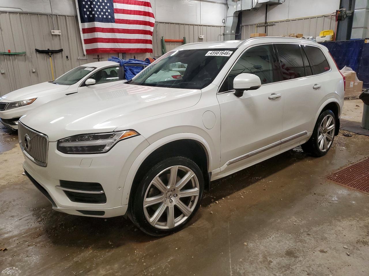 2019 VOLVO XC90