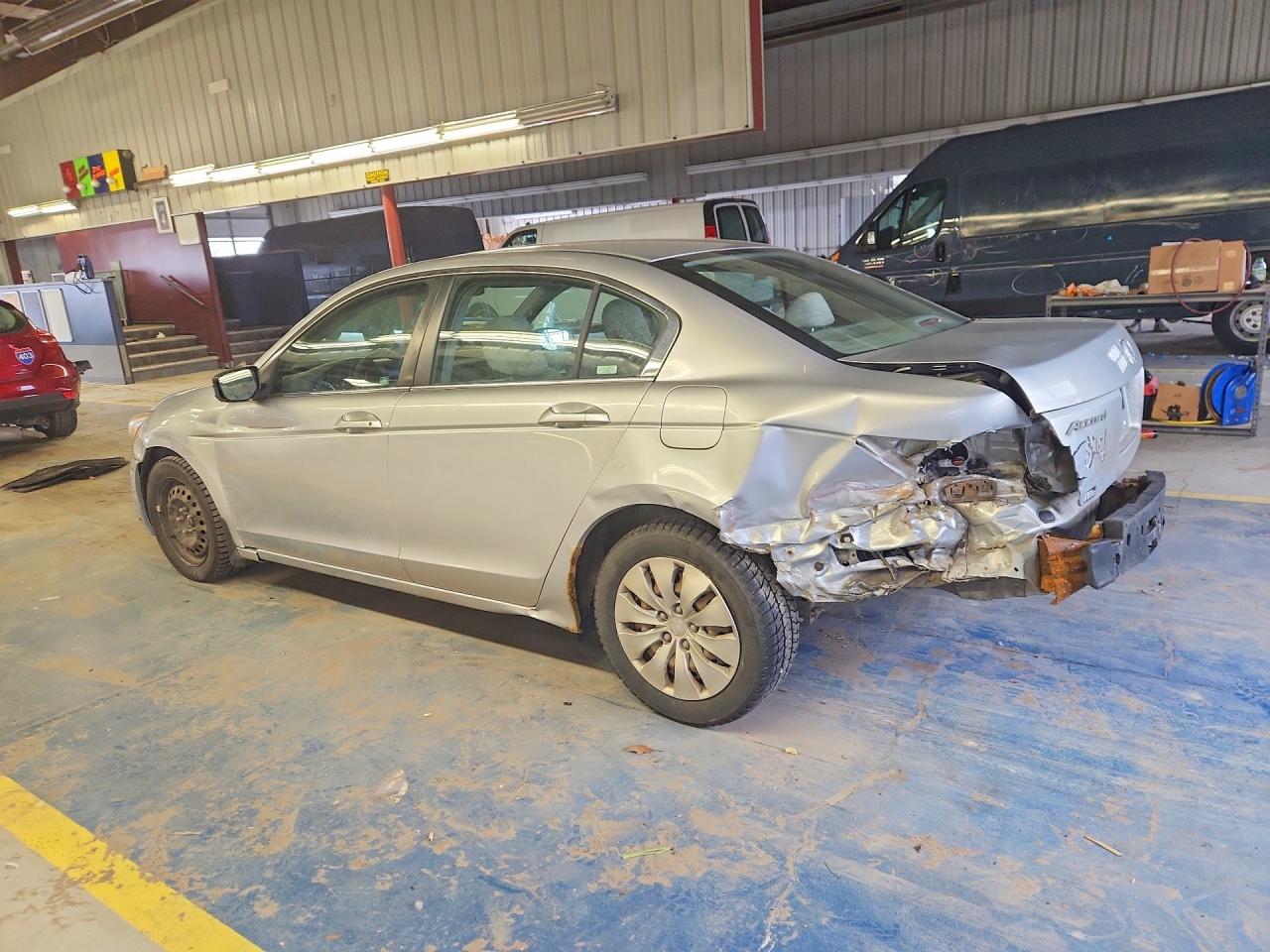 2009 HONDA ACCORD LX photo 2