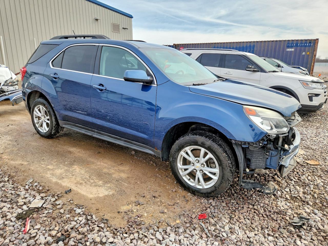 2017 CHEVROLET EQUINOX LT photo 4