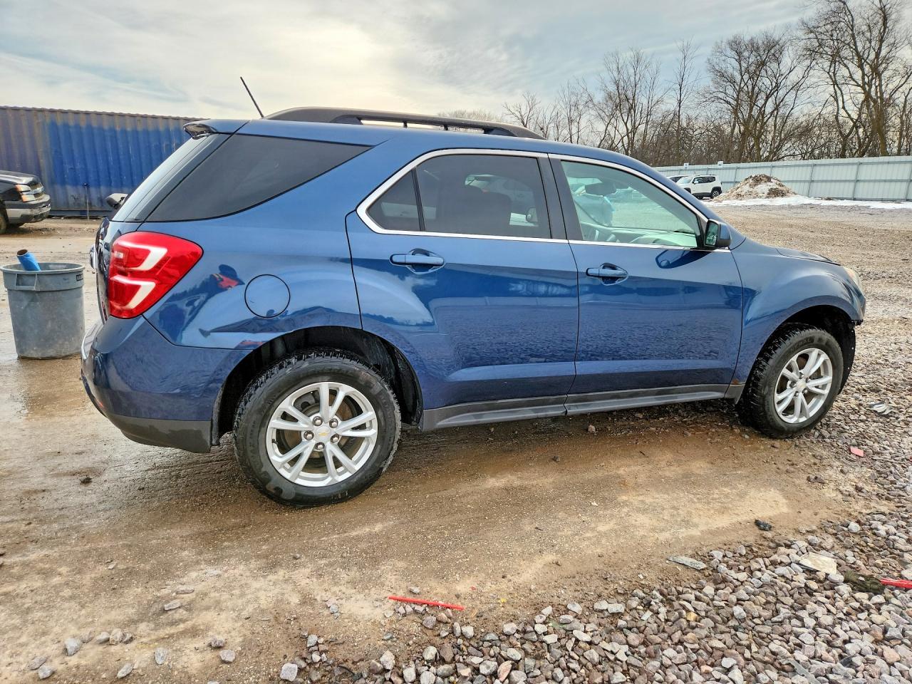 2017 CHEVROLET EQUINOX LT photo 3