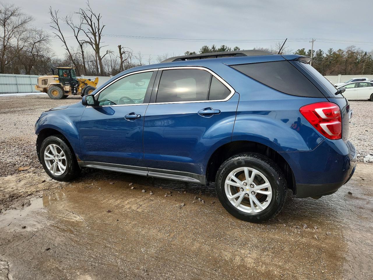 2017 CHEVROLET EQUINOX LT photo 2