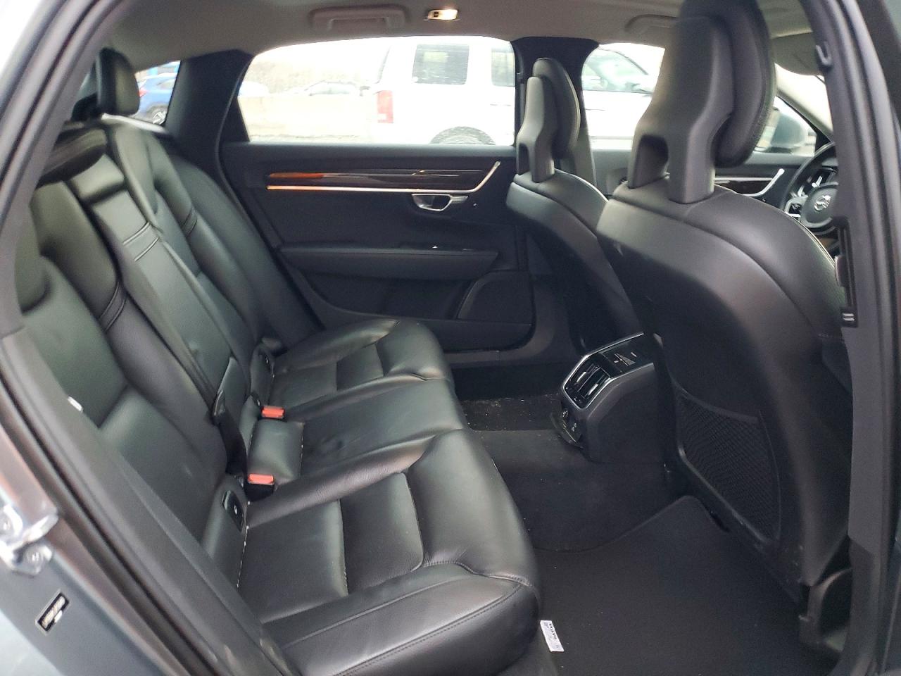 2018 VOLVO S90 T6 MOMENTUM photo 10
