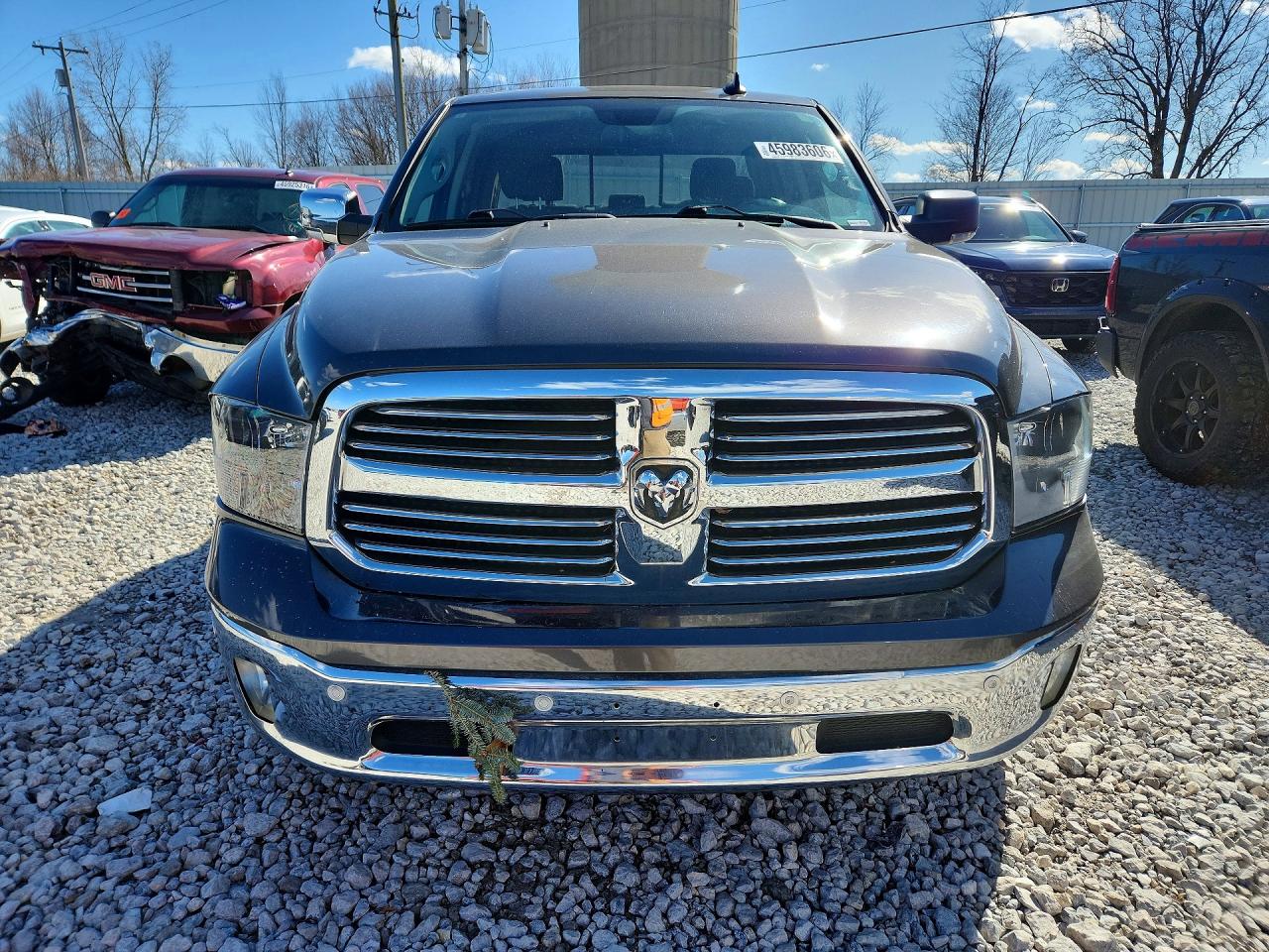 2017 RAM 1500 SLT photo 5