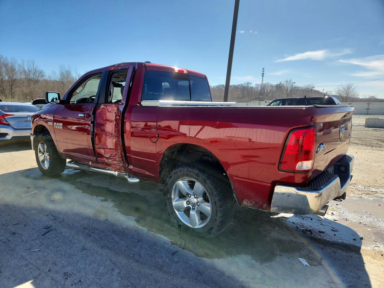2014 RAM 1500 SLT photo 2
