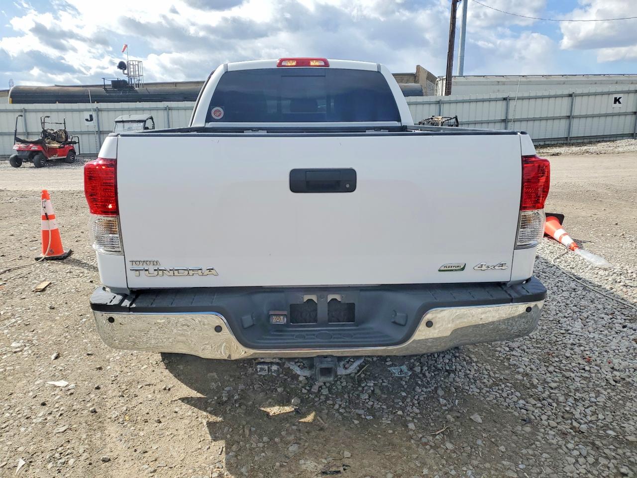 2010 TOYOTA TUNDRA photo 6