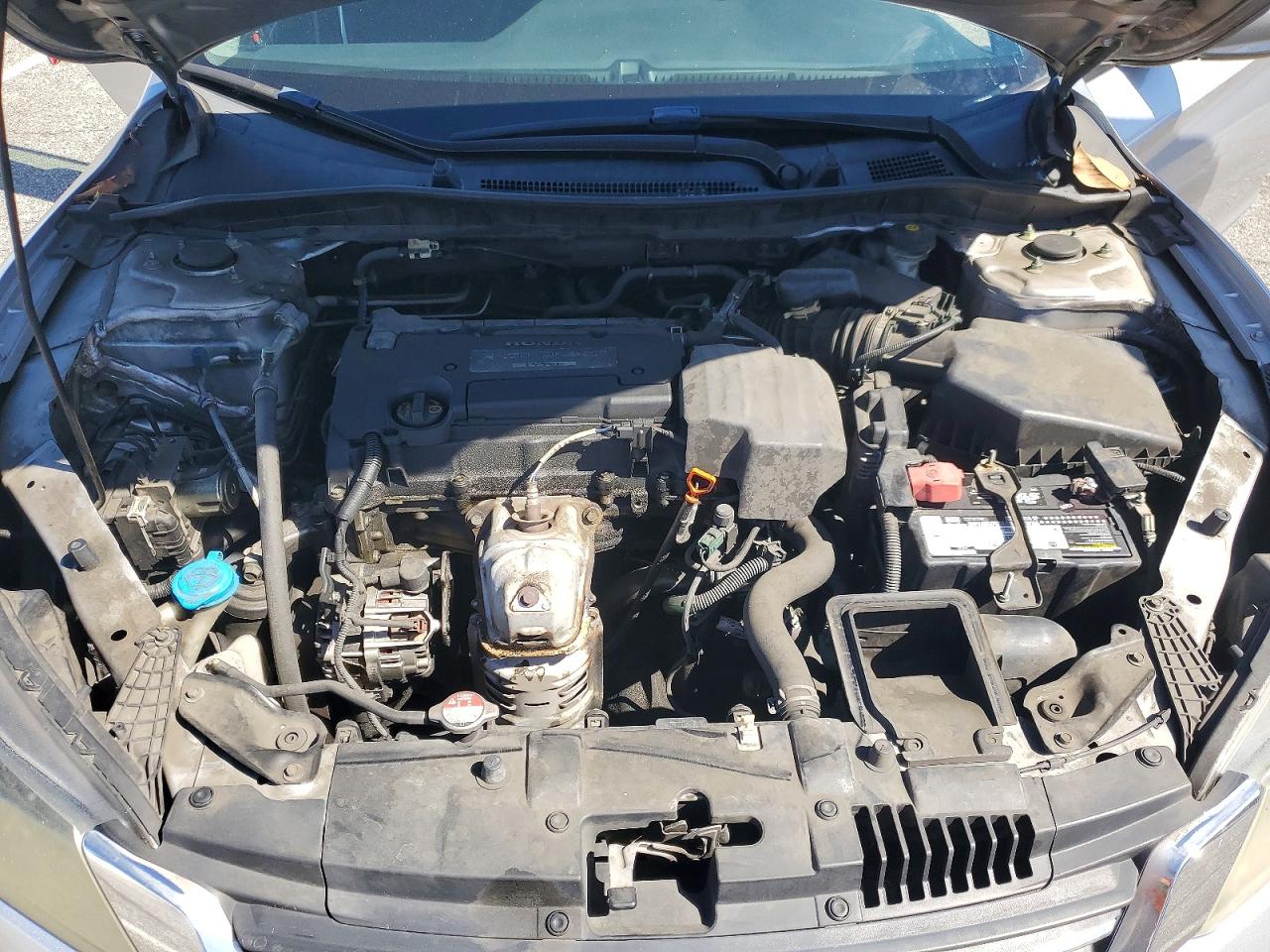 2013 HONDA ACCORD LX photo 21
