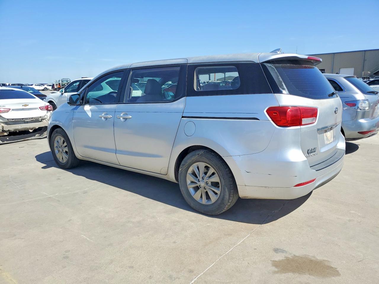 2017 KIA SEDONA photo 3