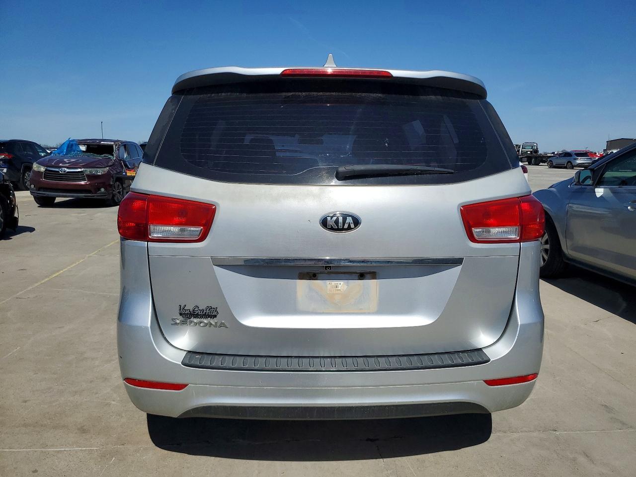 2017 KIA SEDONA photo 11