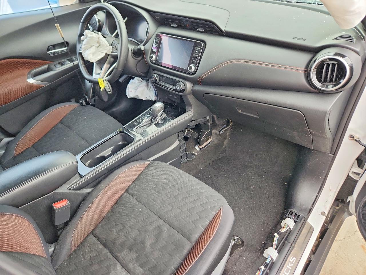 2022 NISSAN KICKS SR photo 15