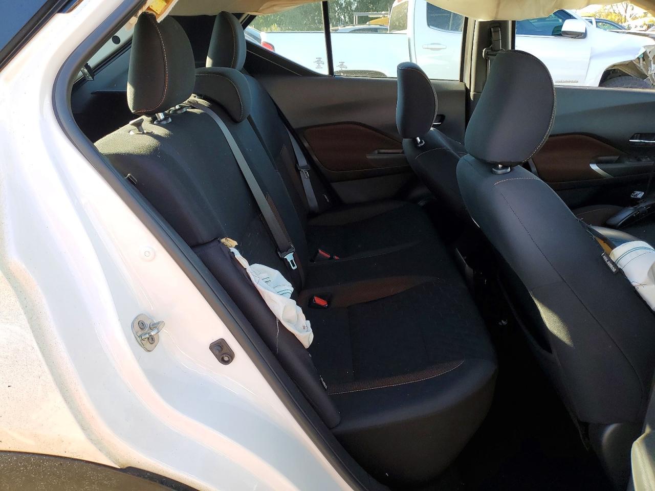 2022 NISSAN KICKS SR photo 21
