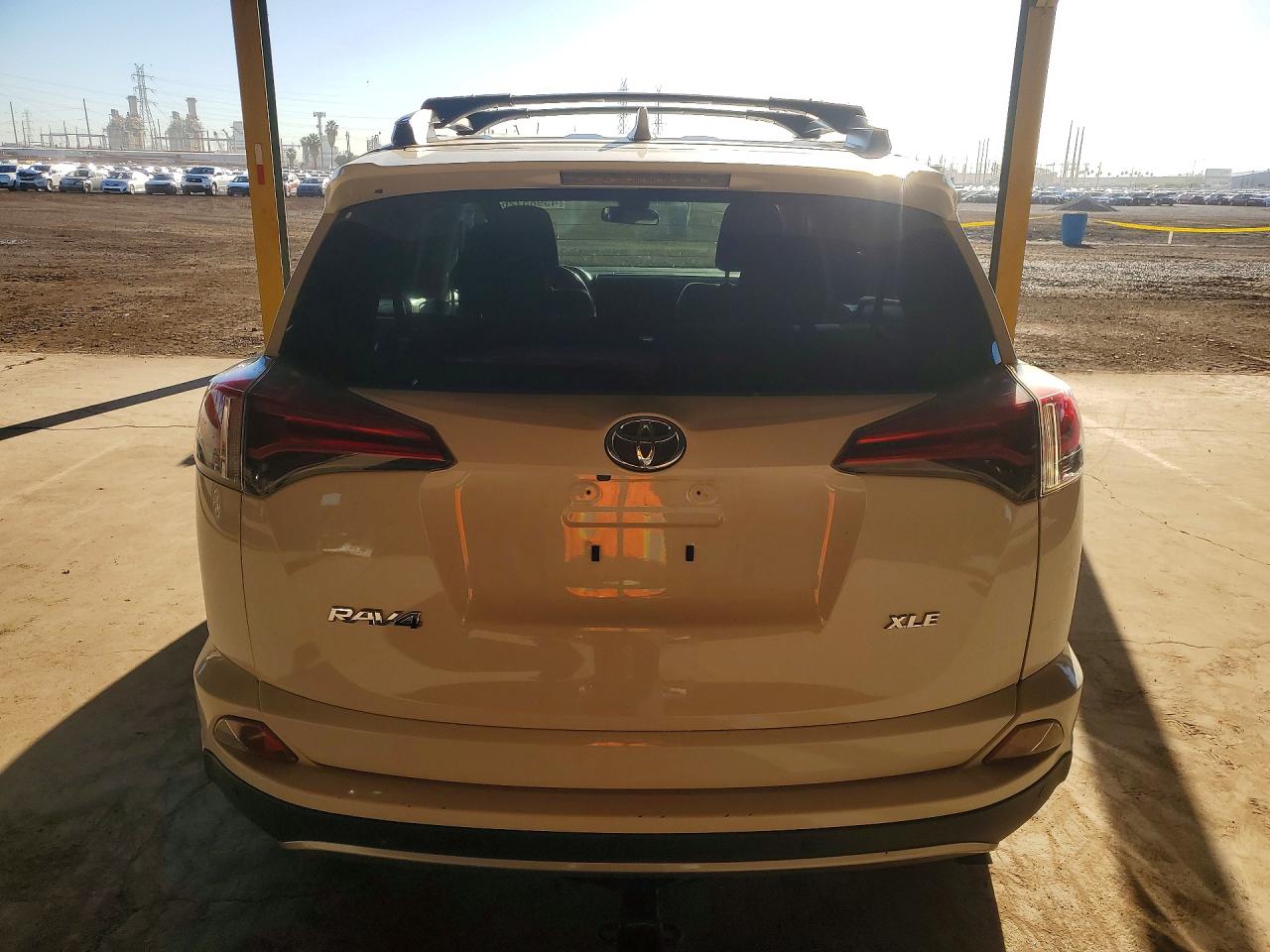 2017 TOYOTA RAV4 XLE photo 6