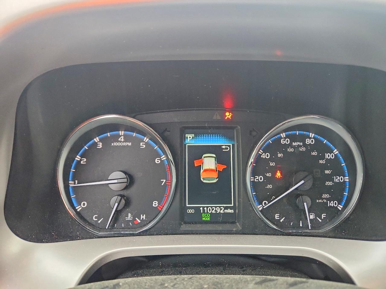2016 TOYOTA RAV4 XLE photo 9