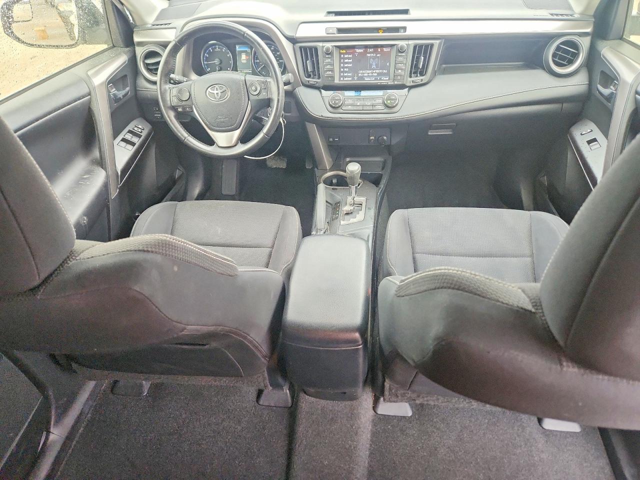 2016 TOYOTA RAV4 XLE photo 8