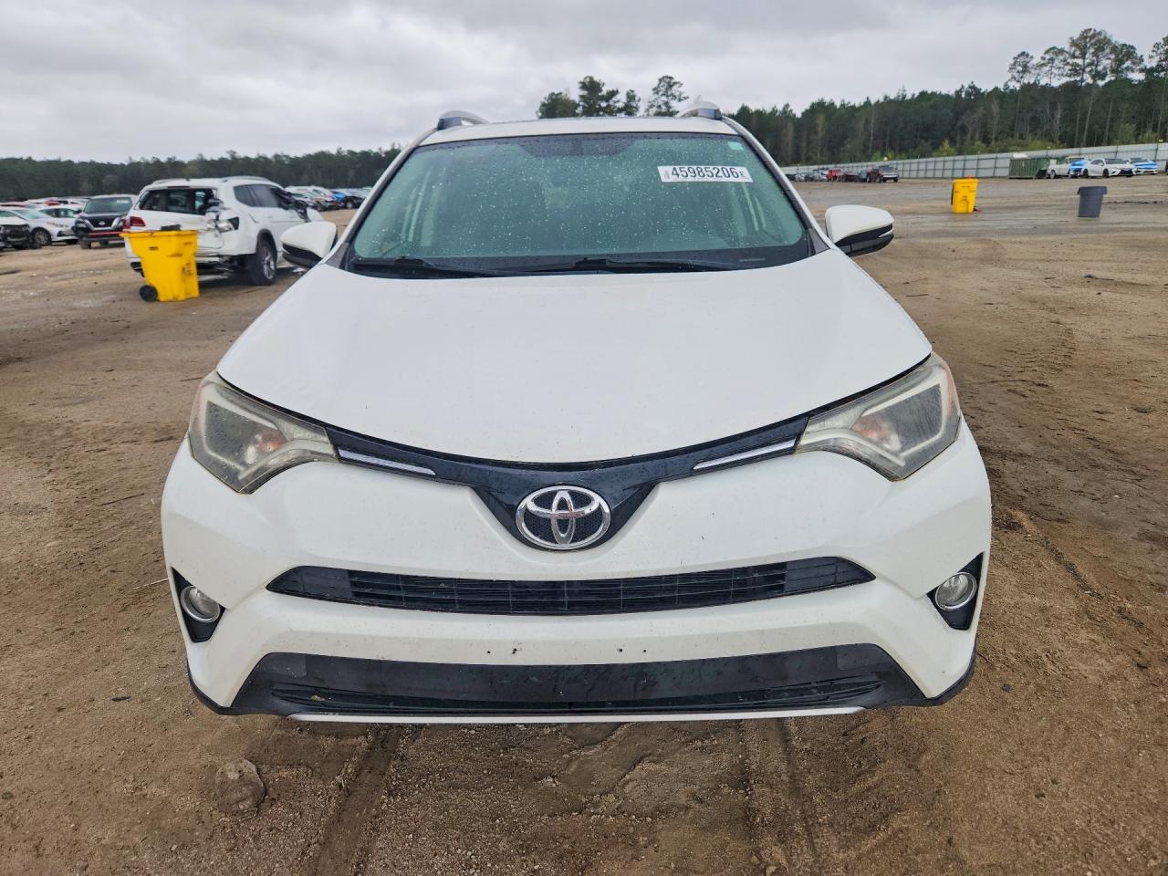 2016 TOYOTA RAV4 XLE photo 5