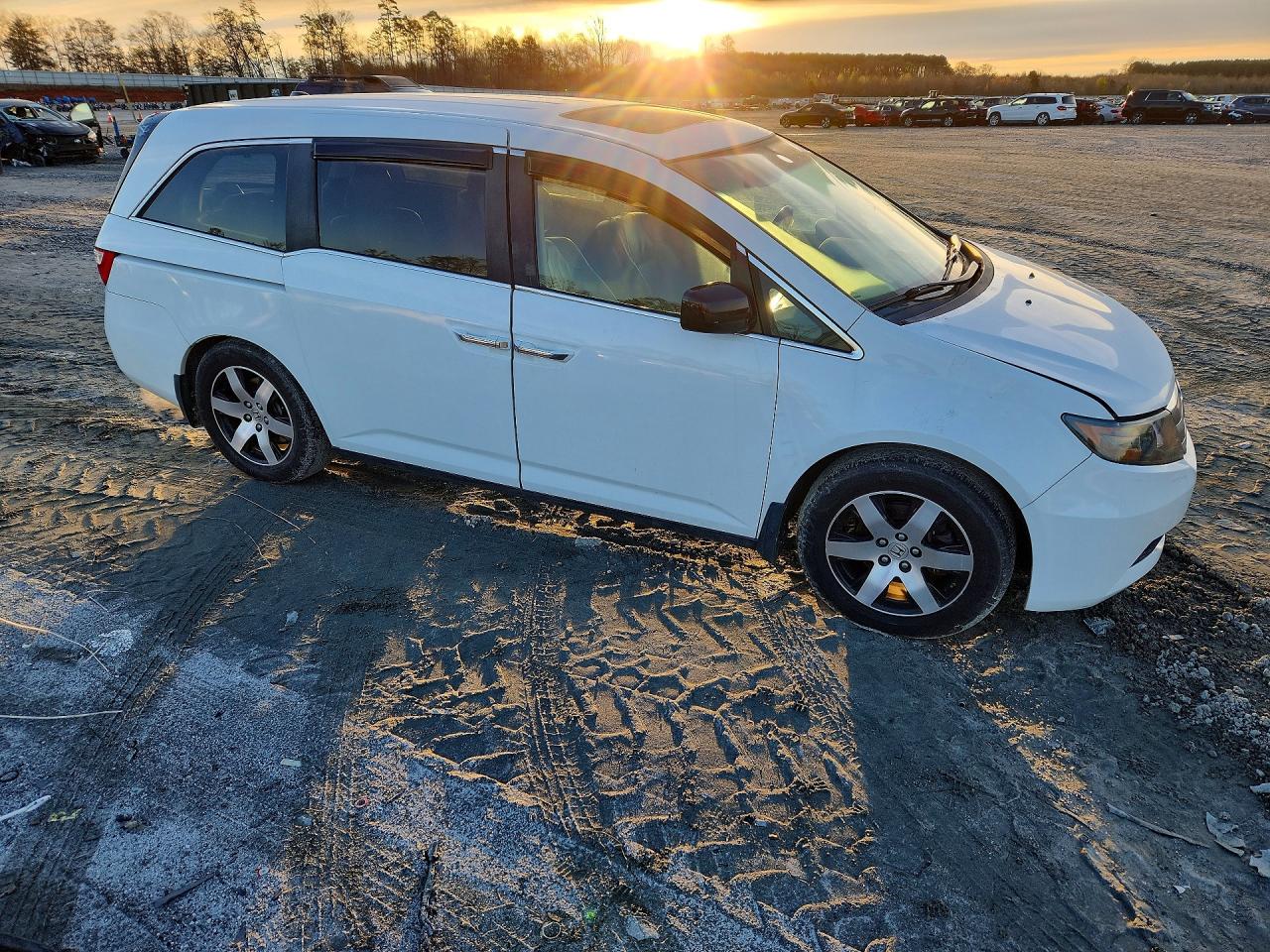2012 HONDA ODYSSEY EXL photo 10