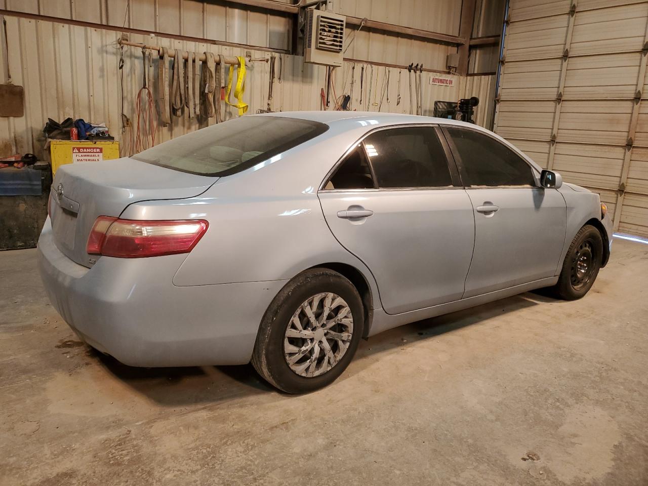 2009 TOYOTA CAMRY photo 3