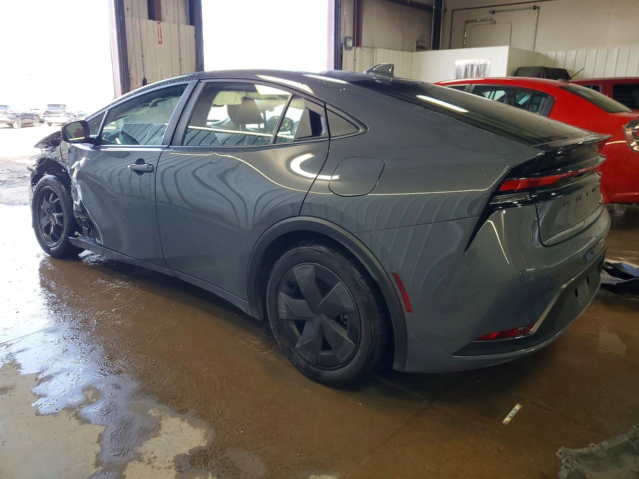 2025 TOYOTA PRIUS LE photo 2