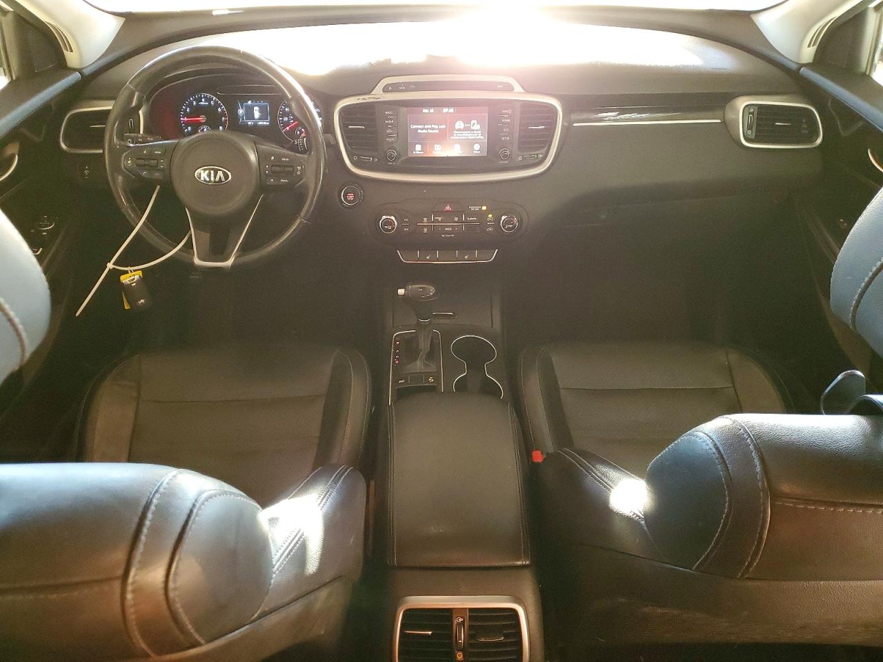 2017 KIA SORENTO LX photo 8