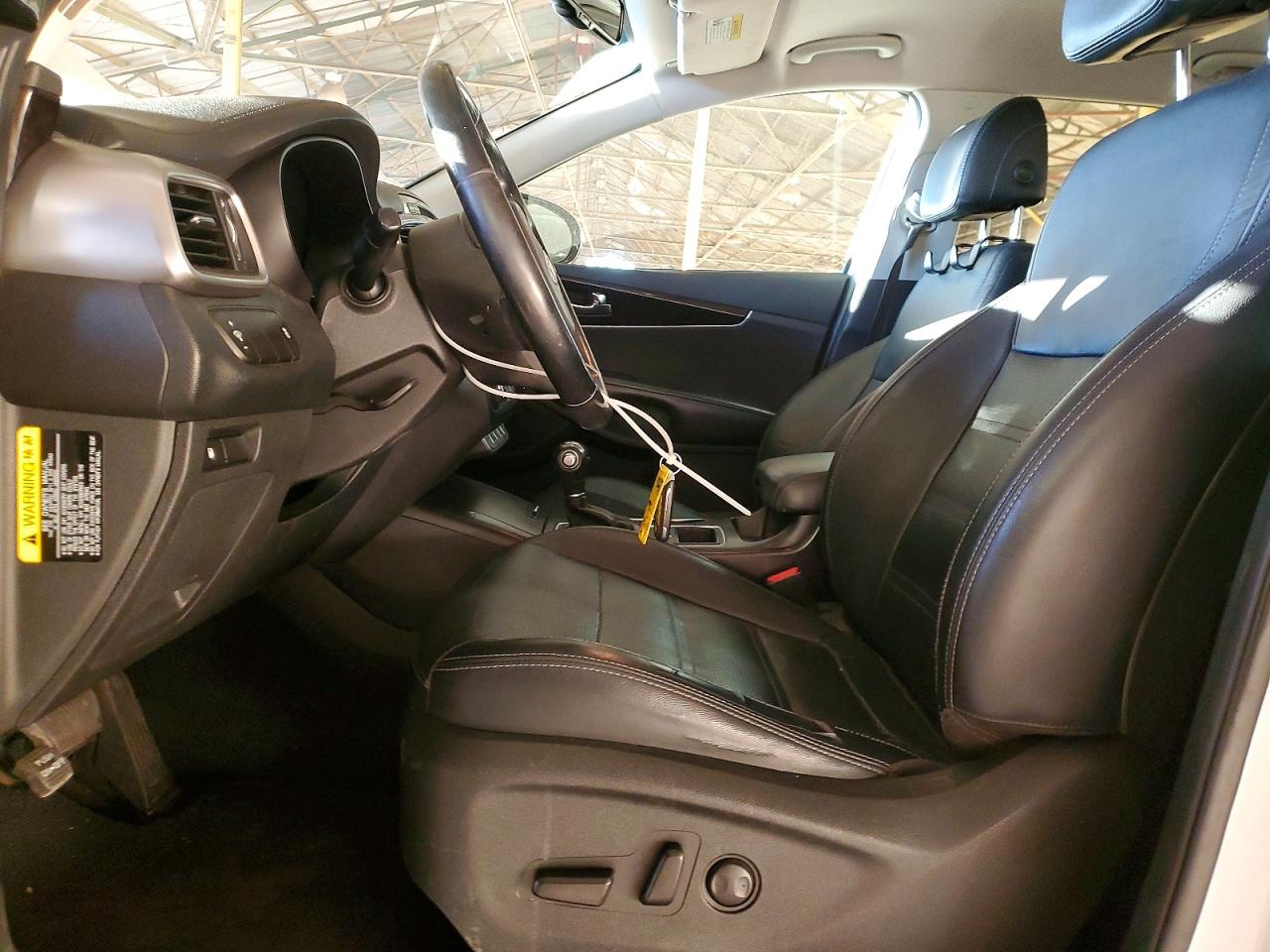 2017 KIA SORENTO LX photo 7