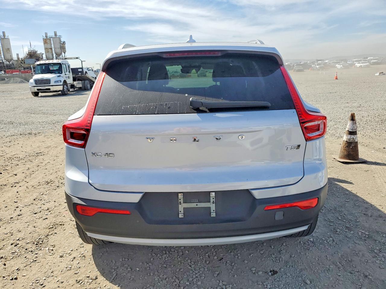 2020 VOLVO XC40 T5 MOMENTUM photo 6