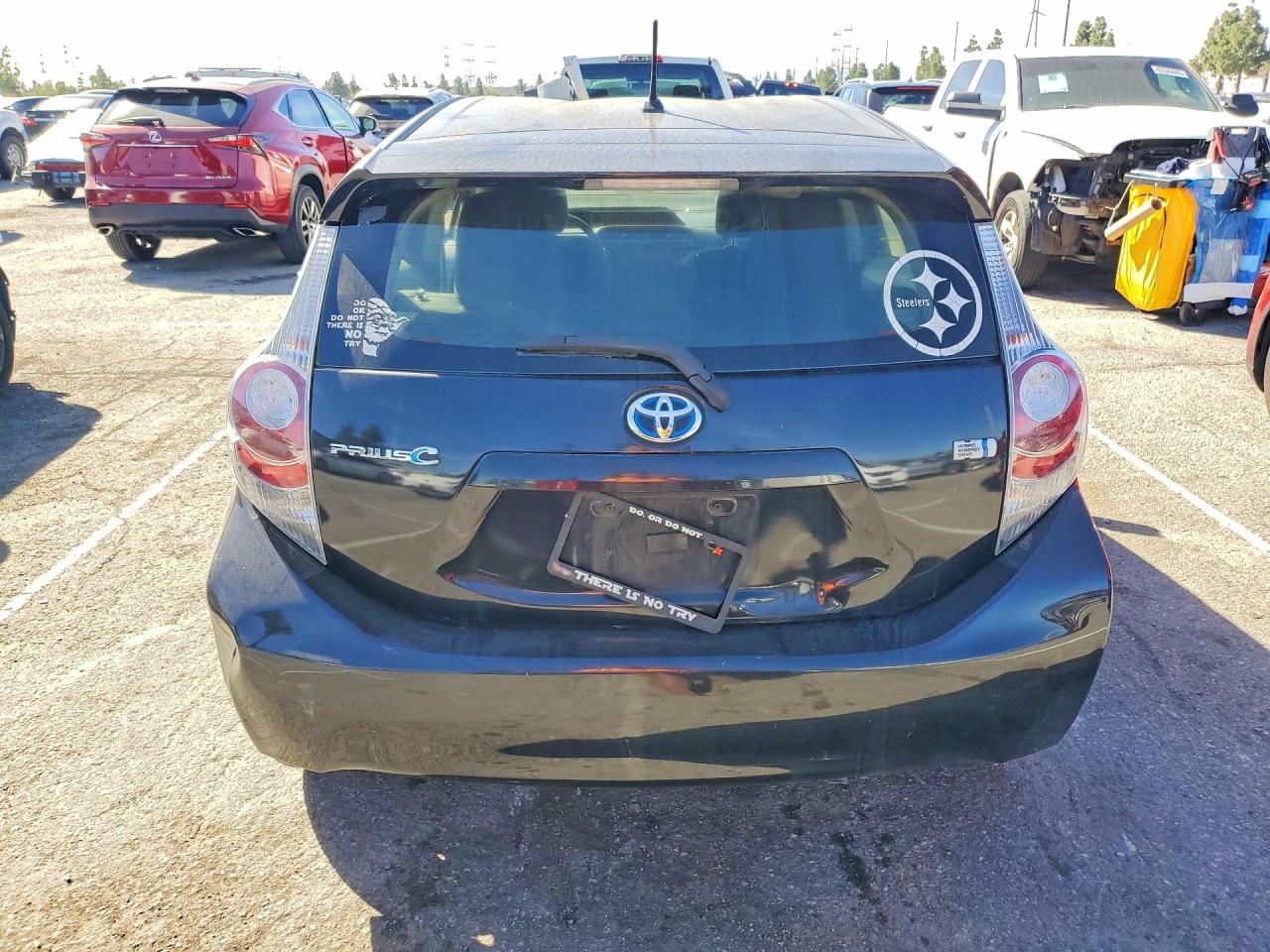 2013 TOYOTA PRIUS C TWO photo 6