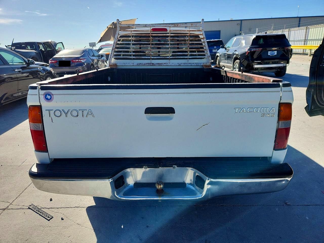 1998 TOYOTA TACOMA BASE photo 16