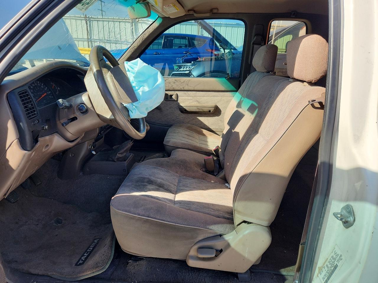 1998 TOYOTA TACOMA BASE photo 19