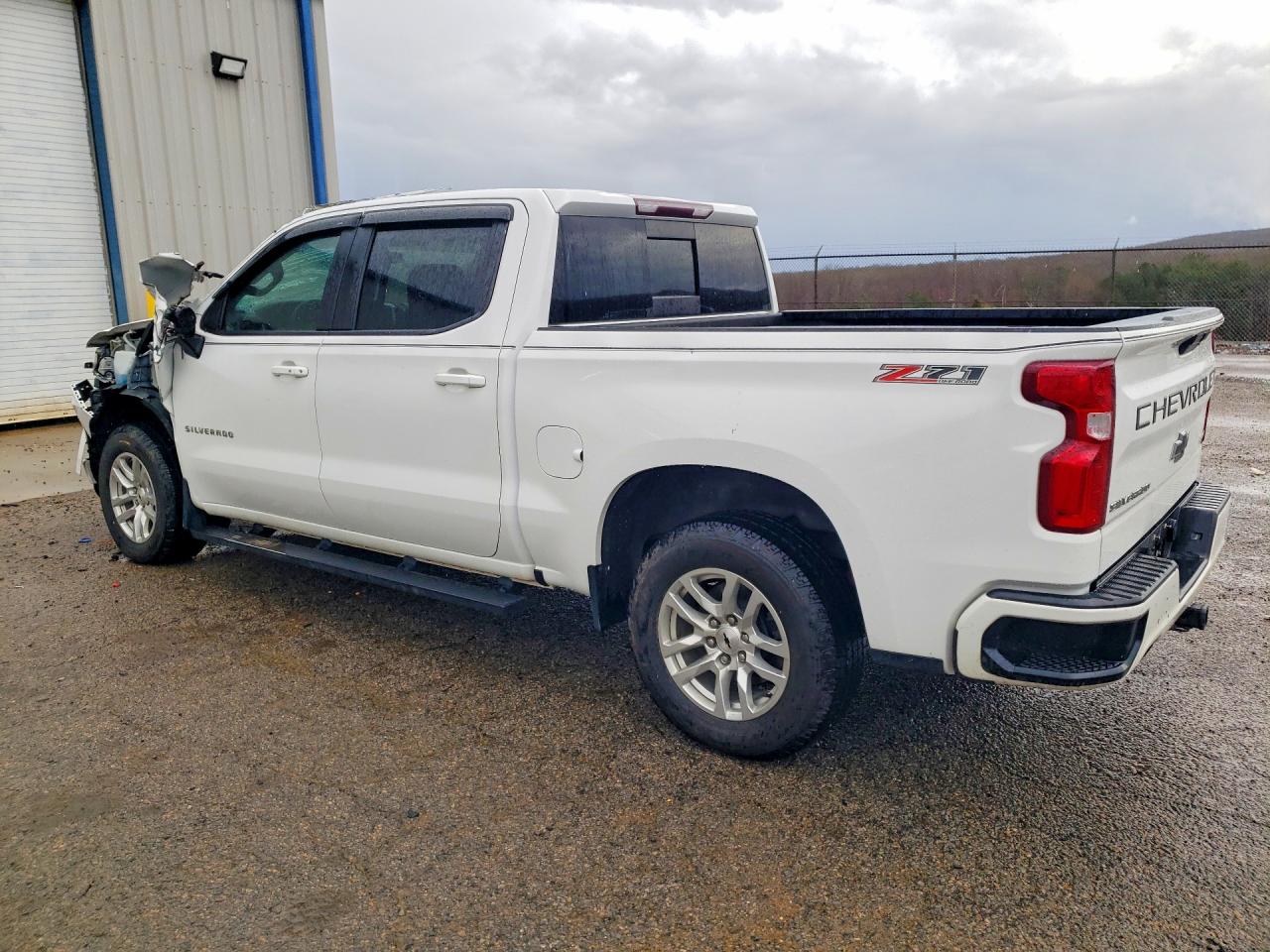 2020 CHEVROLET SILVERADO K1500 RST photo 4