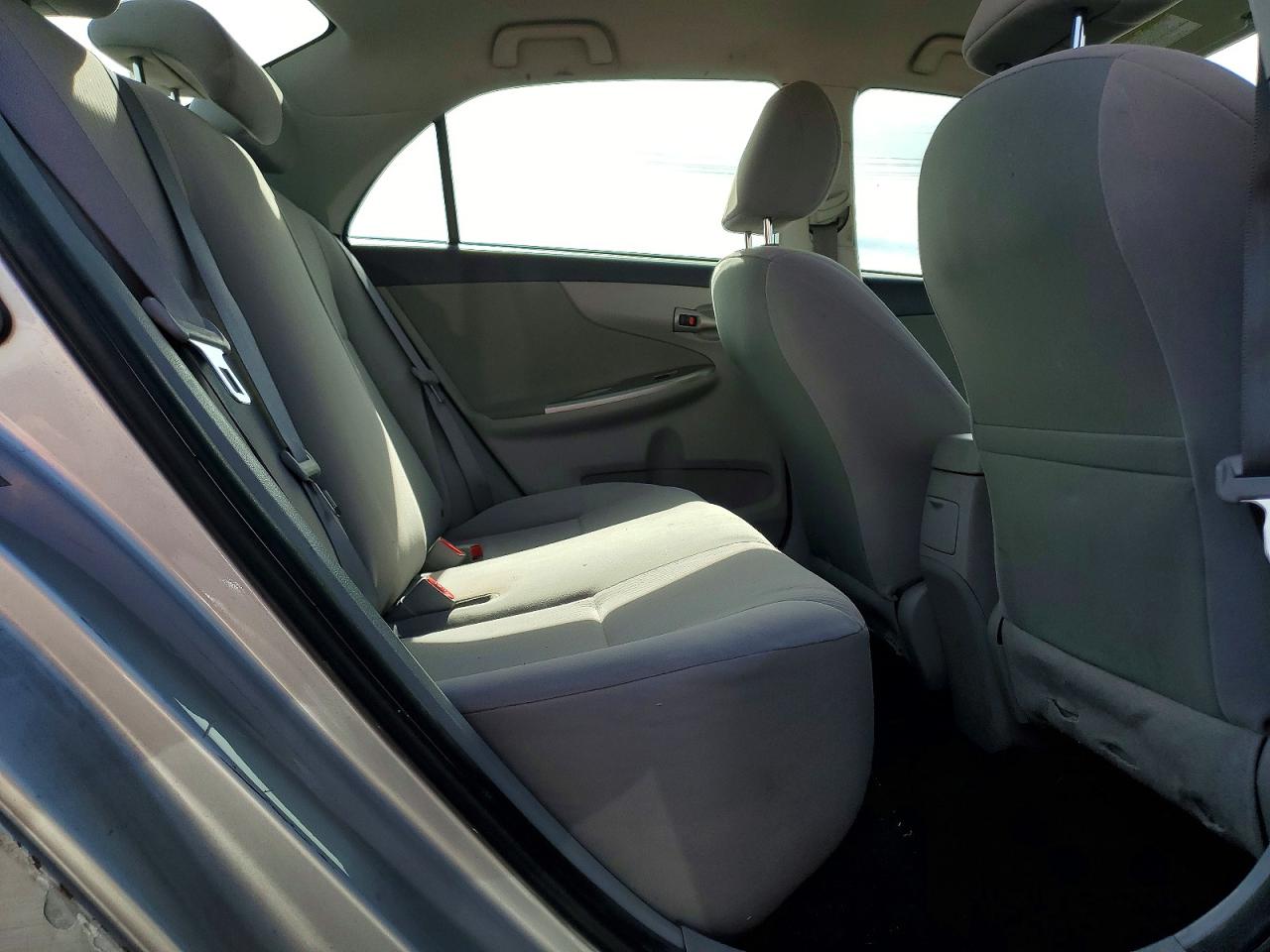 2011 TOYOTA COROLLA LE photo 19